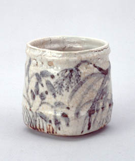 陶磁器ギャラリー：志野向付 - 大阪市文化財協会